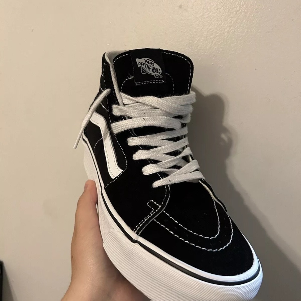 Vans Black and White Sk8-Hi Sneakers Classic High-Top Design